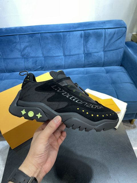 LOUIS VUITTON TRAINER SNEAKERS