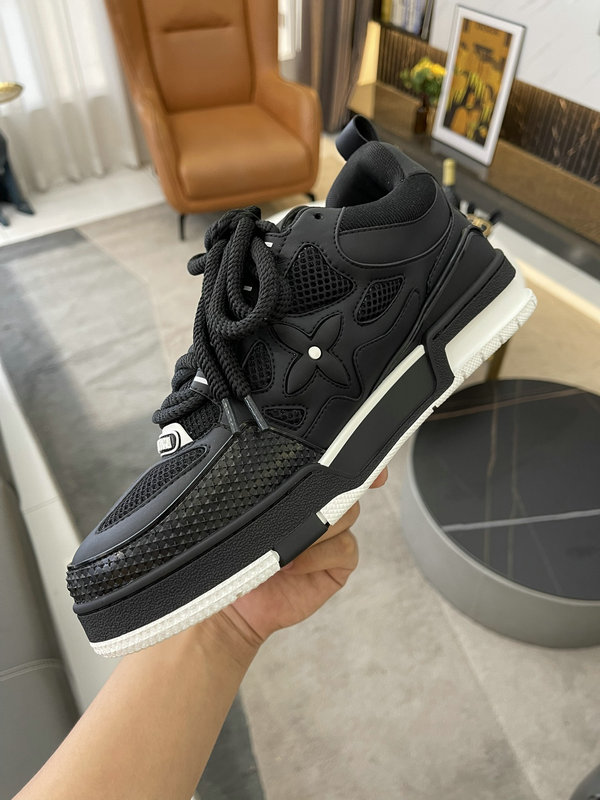 LOUIS VUITTON TRAINER SNEAKERS